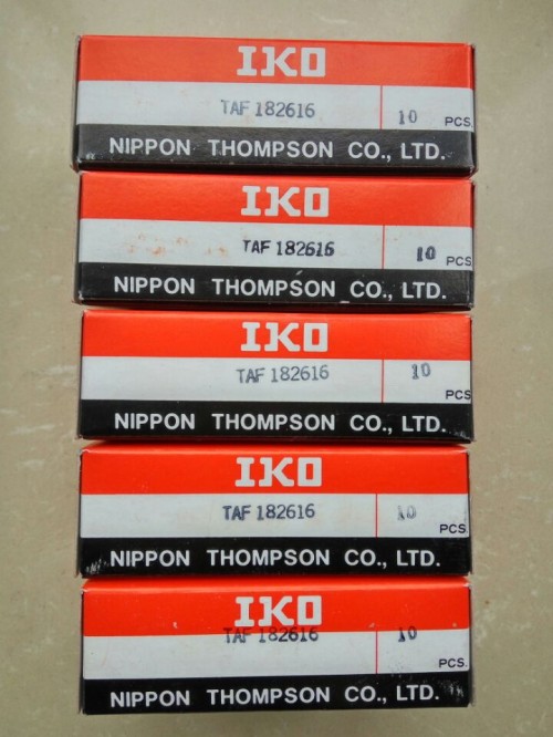 IKO CFES18BR 螺栓型滾輪滾針軸承